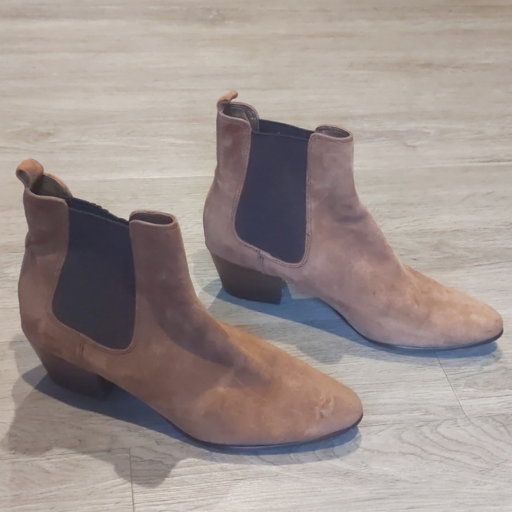 Short brown boots size 9 1/2